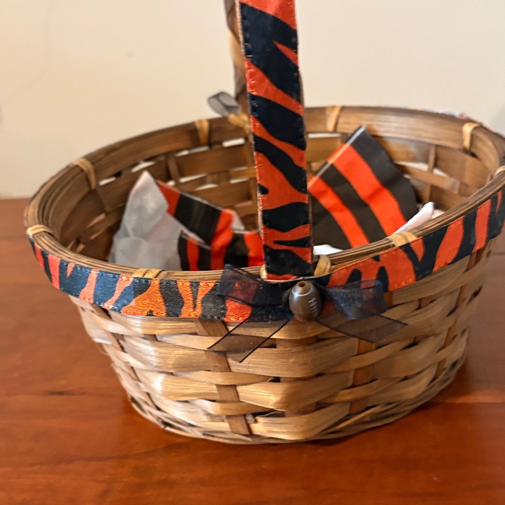 Cincinnati Bengals NFL Wicker Basket w/ Wrapped Handle